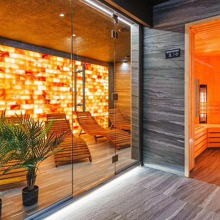 Blue Premium Pool Sauna Fitness Free Колобжег Екстер'єр фото