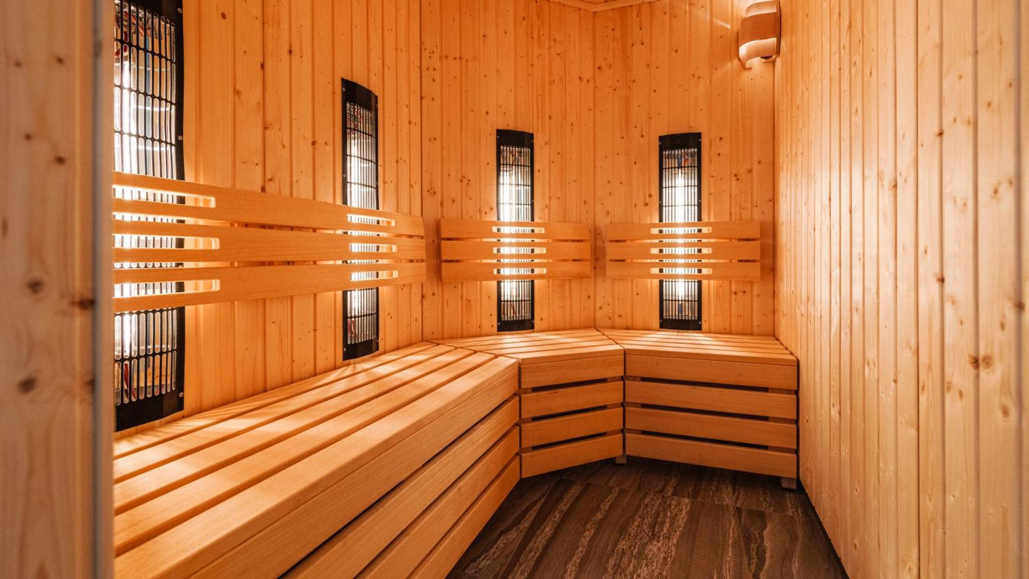 Blue Premium Pool Sauna Fitness Free Колобжег Екстер'єр фото