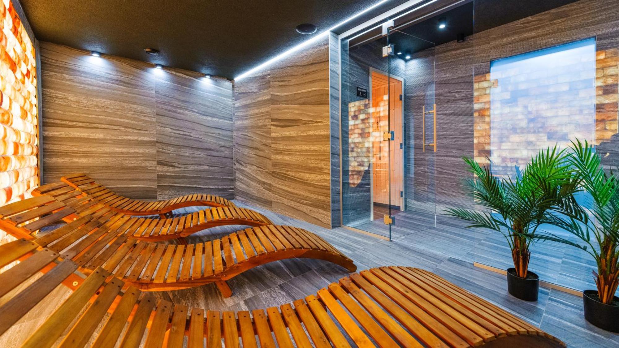 Blue Premium Pool Sauna Fitness Free Колобжег Екстер'єр фото