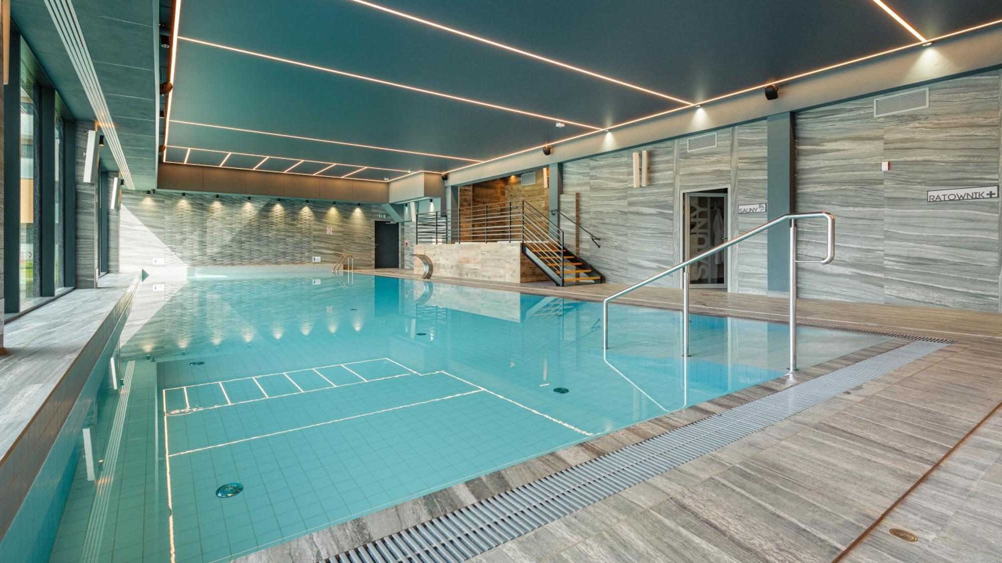 Blue Premium Pool Sauna Fitness Free Колобжег Екстер'єр фото